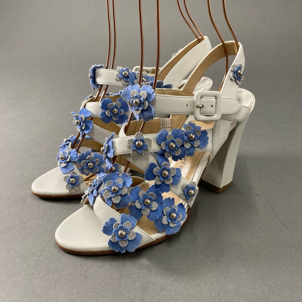 5f17 《美品》 定価¥128,000 PAUL ANDREW ポールアンドリュー フラワーヒールサンダル 36 ホワイト ブルー レザー イタリア製 シューズ