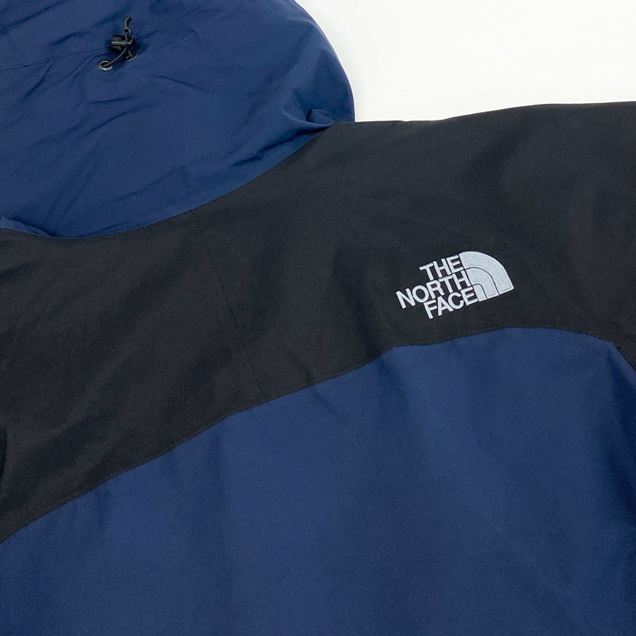 33f18 《新品保管品》 THE NORTH FACE ザ ノースフェイス MOUNTAIN JACKET マウンテンジャケット パーカー GORE-TEX ゴアテックス NP61540 サイズXL ブルー ブラック ナイロン メンズ 紳士服