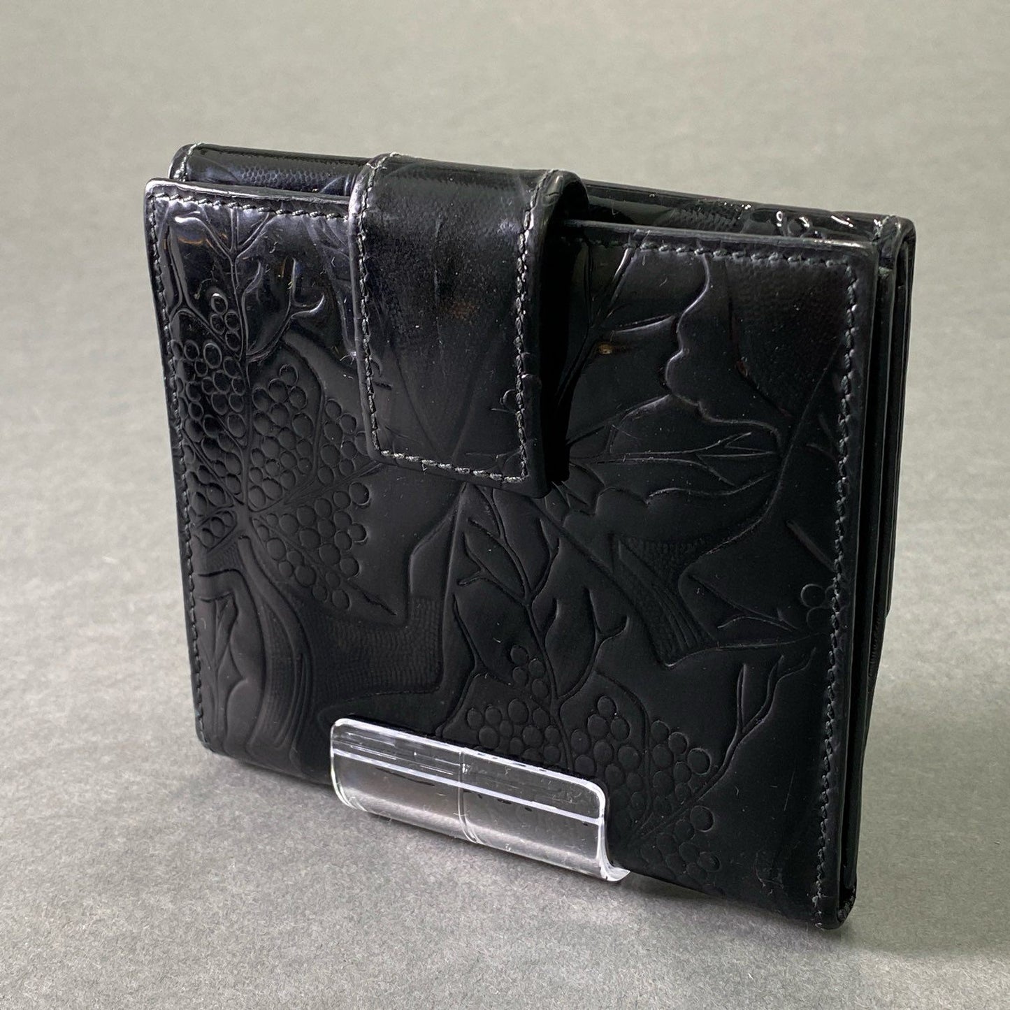 e8 ALEXANDER MCQUEEN アレキサンダー マックイーン エナメル 型押し スカルショートウォレット ブラック パテントレザー カラーストーン 骸骨 財布 イタリア製