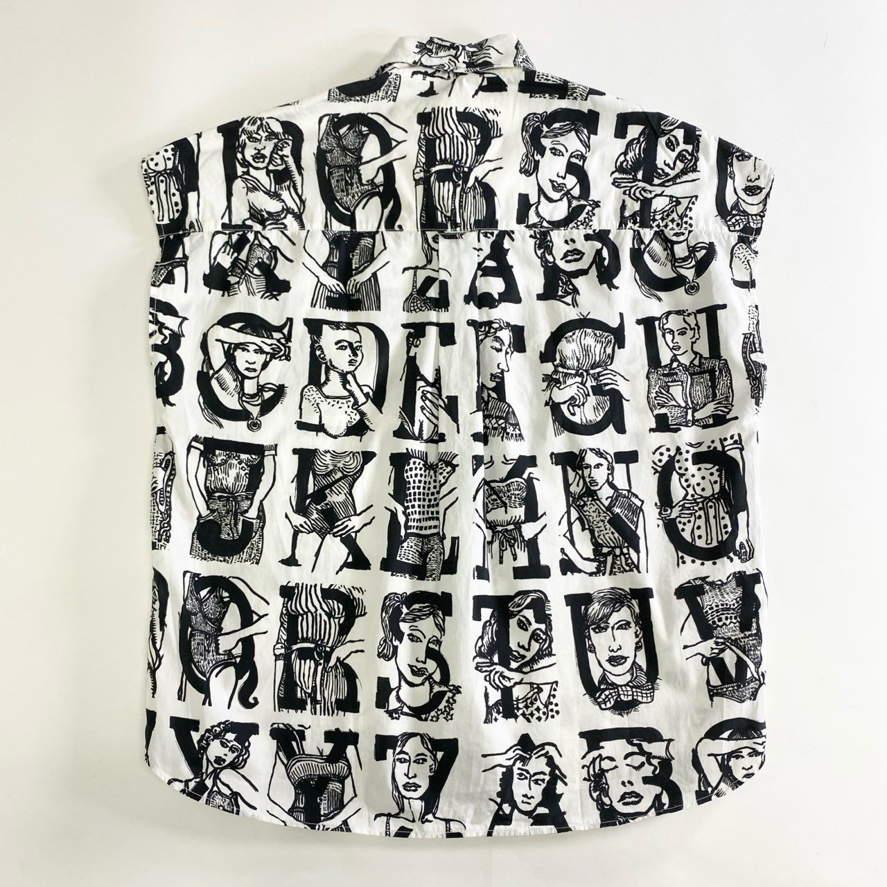 65k4 定価¥110,000 miumiu type ミュウミュウ タイプ 2018年 モノクロ アルファベットシャツ 38 ホワイト ブラック 半袖 イタリア製