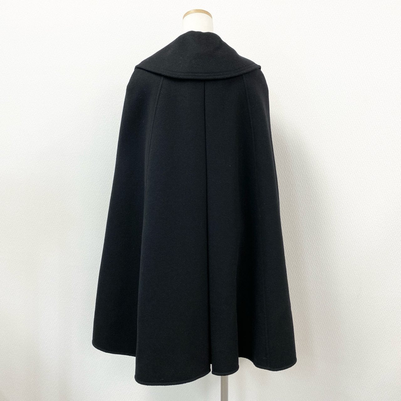 32k28 《極美品》 LOUIS VITTON ルイヴィトン 21年製 ウールポンチョ マントコート ロング 裏地 ジャイアントモノグラム イタリア製 羊革 国内正規品 38 ブラック レディース