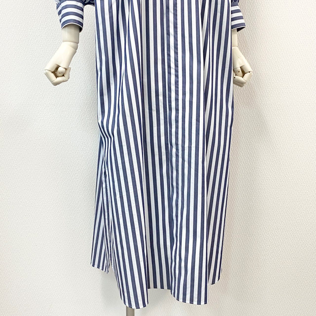 37a16 HYKE ハイク STRIPED GATHERED DRESS ストライプバンドカラーシャツワンピース ドレス 日本製 1157-343-0476 1 ホワイト ブルー コットン
