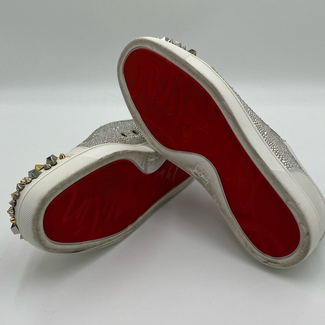 1h20《美品》 Christian Louboutin クリスチャンルブタン ルイスジュニア ストラス スパイク スニーカー シューズ スタッズ ラインストーン サイズ42 ホワイト メンズ 紳士靴k02i