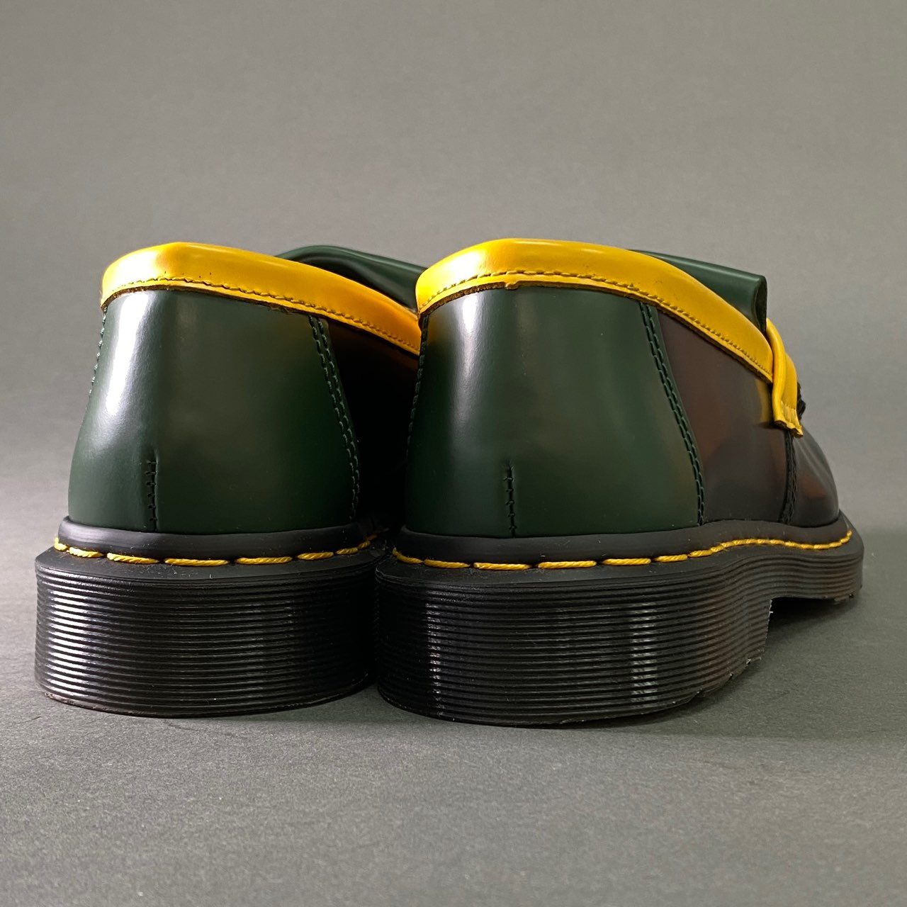 6l20 《美品》 Dr.Martens ドクターマーチン ADRIAN エイドリアン タッセルローファー 27308001 UK9 ブラック グリーン イエロー レザー シューズ 靴 箱付き