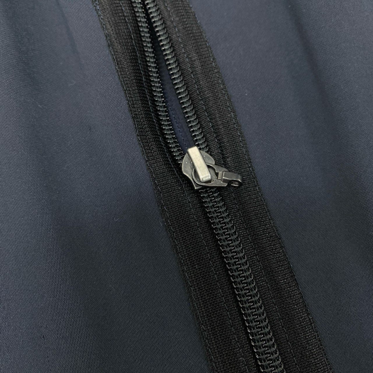 79k21 ISSEY MIYAKE MEN イッセイミヤケ ギャバジン フルジップ ジャケット 伸縮ストレッチ メンズ 紳士服 ネイビーu02t