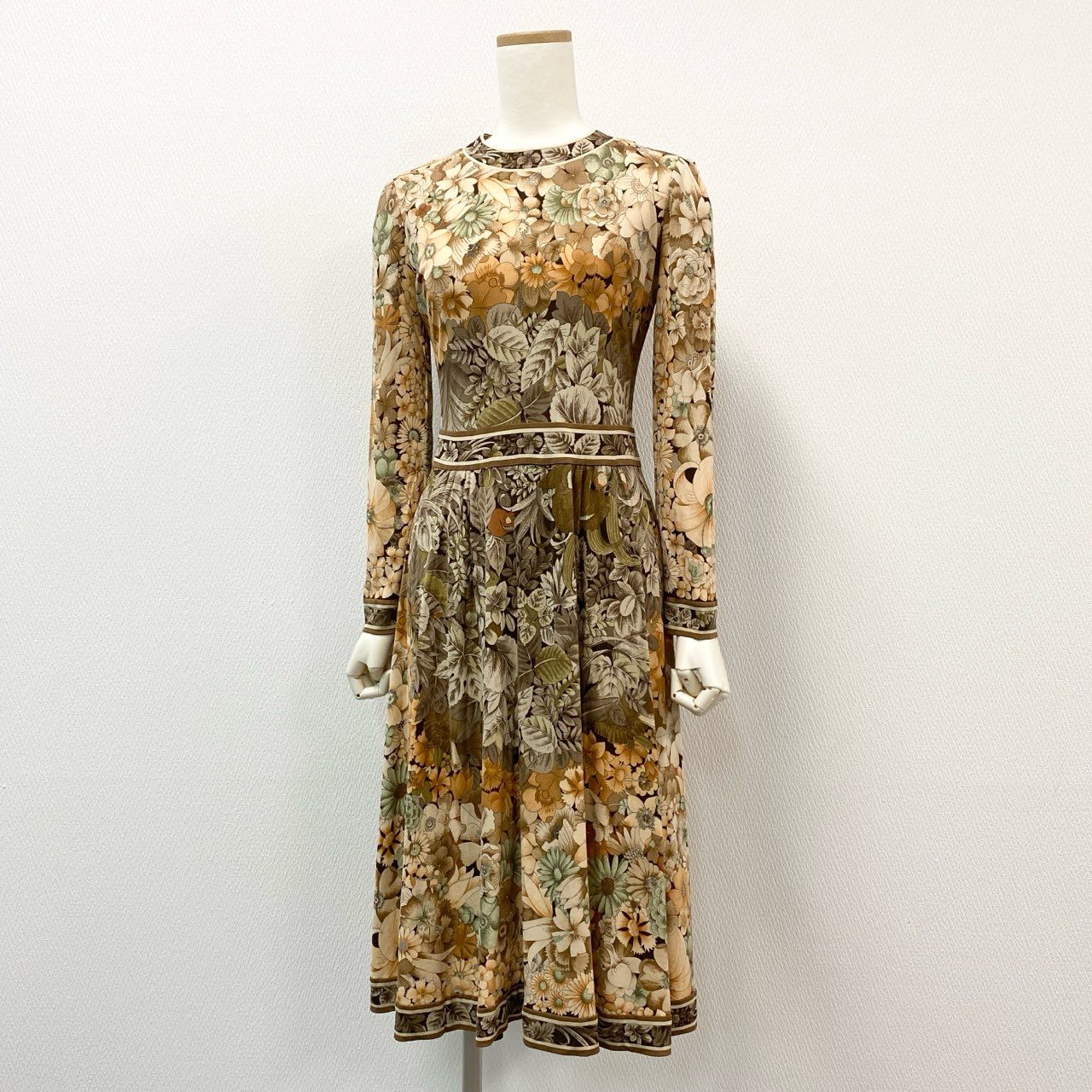78i11 LEONARD レオナール 長袖ワンピース ウエスト切替ワンピース 花柄 総柄 ジャージー レディース 女性用 2 ベージュ系 マルチカラー シルク100%u02t