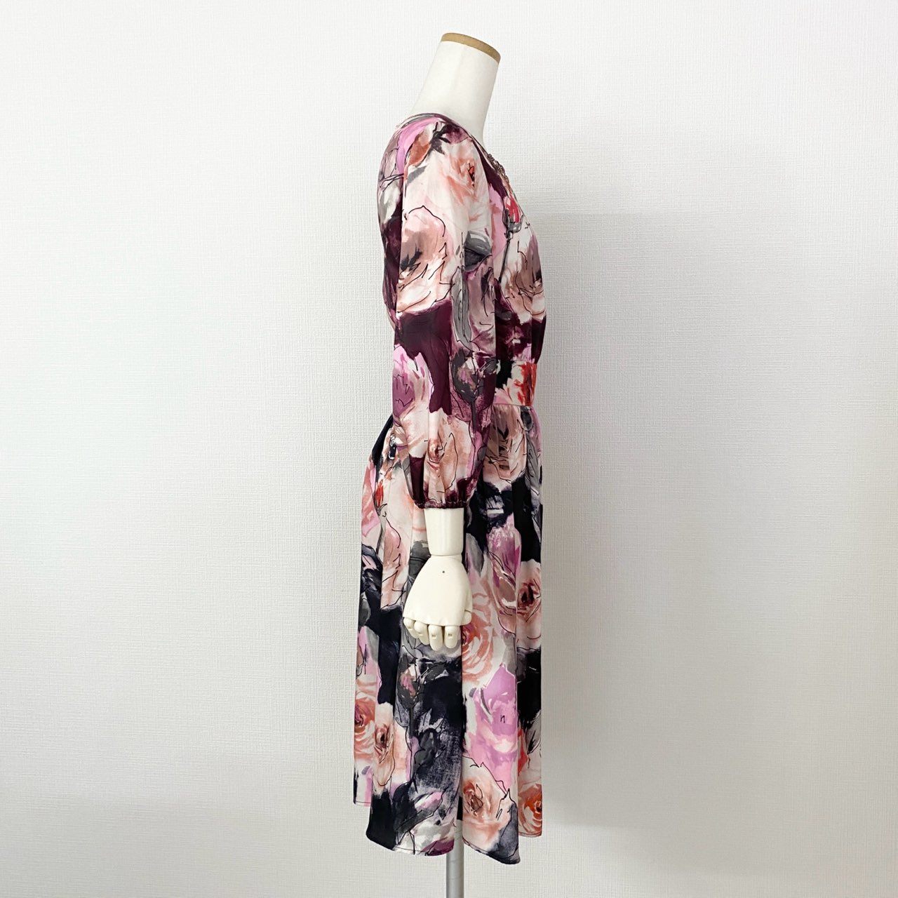28h10 《美品》 blugirl ブルーガール ブルマリン 花柄ワンピース 膝丈ワンピース ビジュー装飾 サイズ38 マルチカラー ポリエステル100% レディース