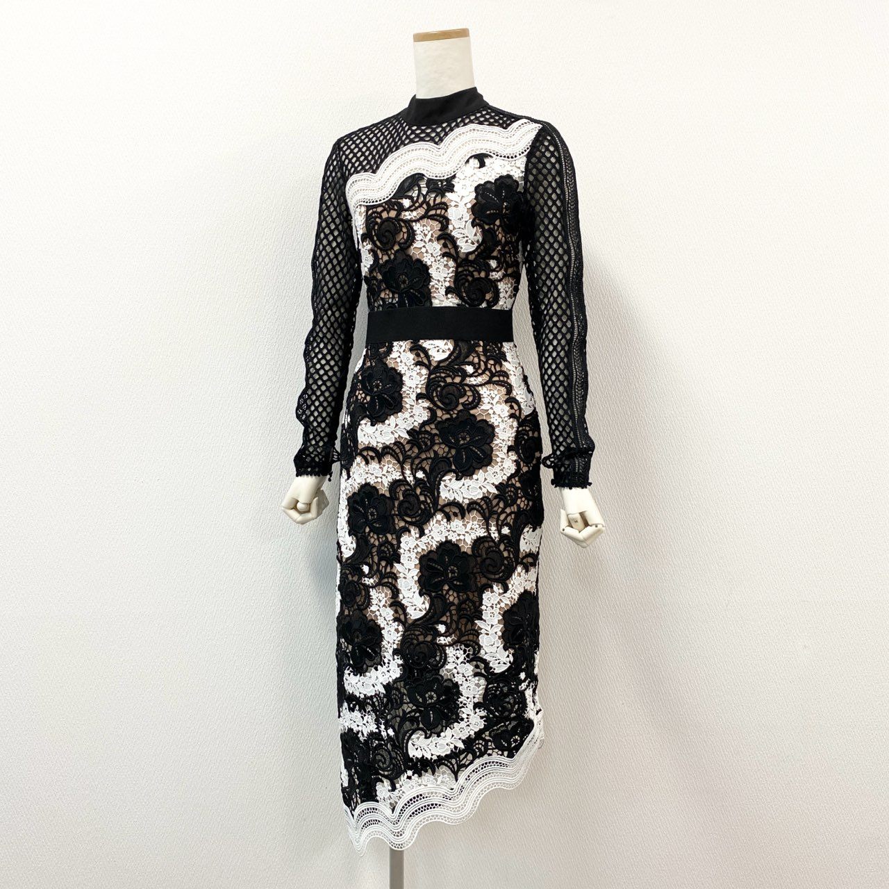 42h22《極美品》self-portrait セルフポートレイト 長袖ワンピース パーティー ドレス フローラルレース メッシュ 6サイズ ブラック ホワイト レディース 女性用k02i