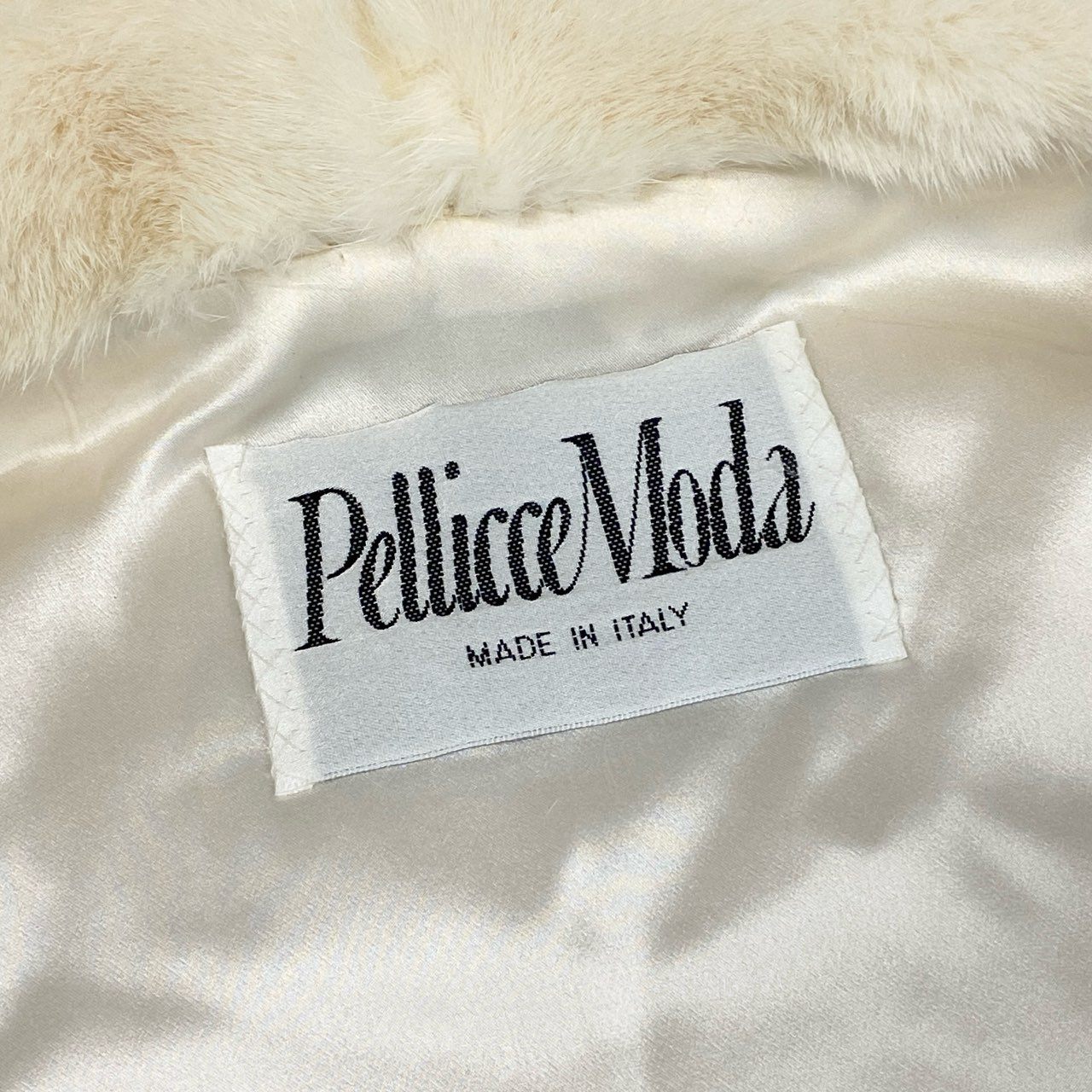 35k2《希少》 Pellicce Moda ペリーチェモーダ パールミンク ベスト 薔薇コサージュ付き ホワイト 最高級本毛皮 PEARL MINK FUR ポケット有t18r