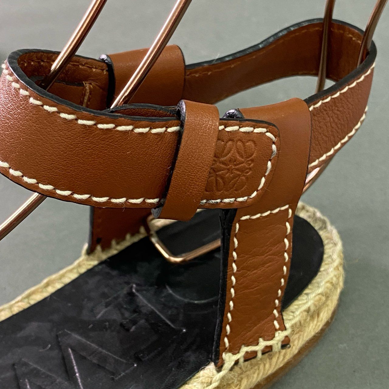 1b7 《美品》 LOEWE ロエベ ゲートフラットサンダル 36 ブラウン レザー スペイン製 シューズ 箱付き 夏