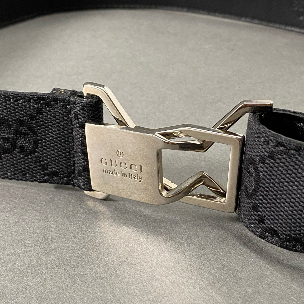 34f23 GUCCI グッチ GGキャンバス ベルト ブラック メタルプレート イタリア製