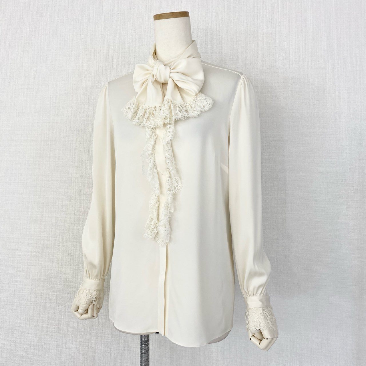 2f14-2 DOLCE&GABBANA ドルチェ&ガッバーナ レース切替 フリルブラウス ボウタイ シルクブラウス サイズ42 クリーム レディース 女性用