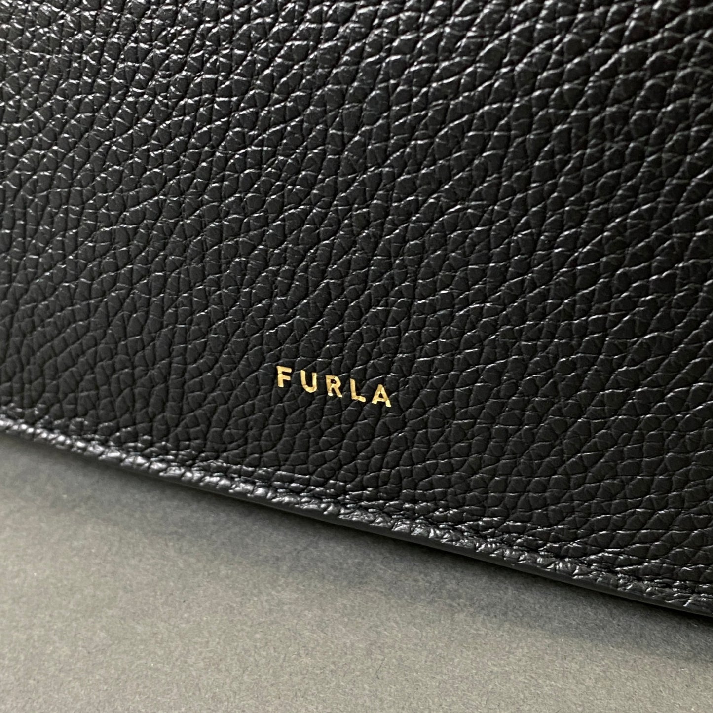 ch1《美品》 FURLA フルラ NUVOLA バケットバッグ MINI ハンドバッグ ワンショルダーバッグ ブラック レザー レディースo07t