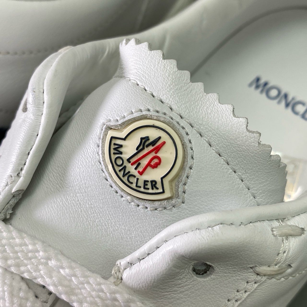 2d22 《未使用》 MONCLER モンクレール NEW MONACO ニューモナコ スニーカー 40 ホワイト レザー トリコロール 軽量 シューズ 箱付き