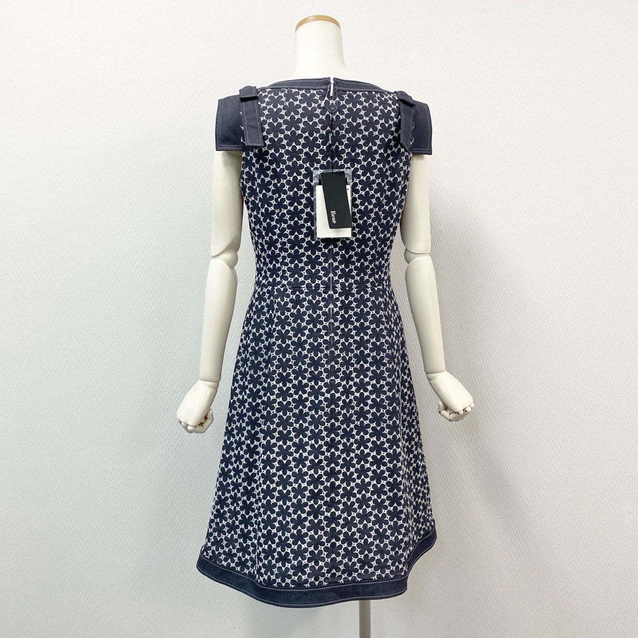 19g28《タグ付き》 Rene ルネ 半袖ワンピース 花柄ワンピース 膝丈 フラワー刺繍 イタリア製生地 サイズ38 ブルー ホワイト レディース 女性用