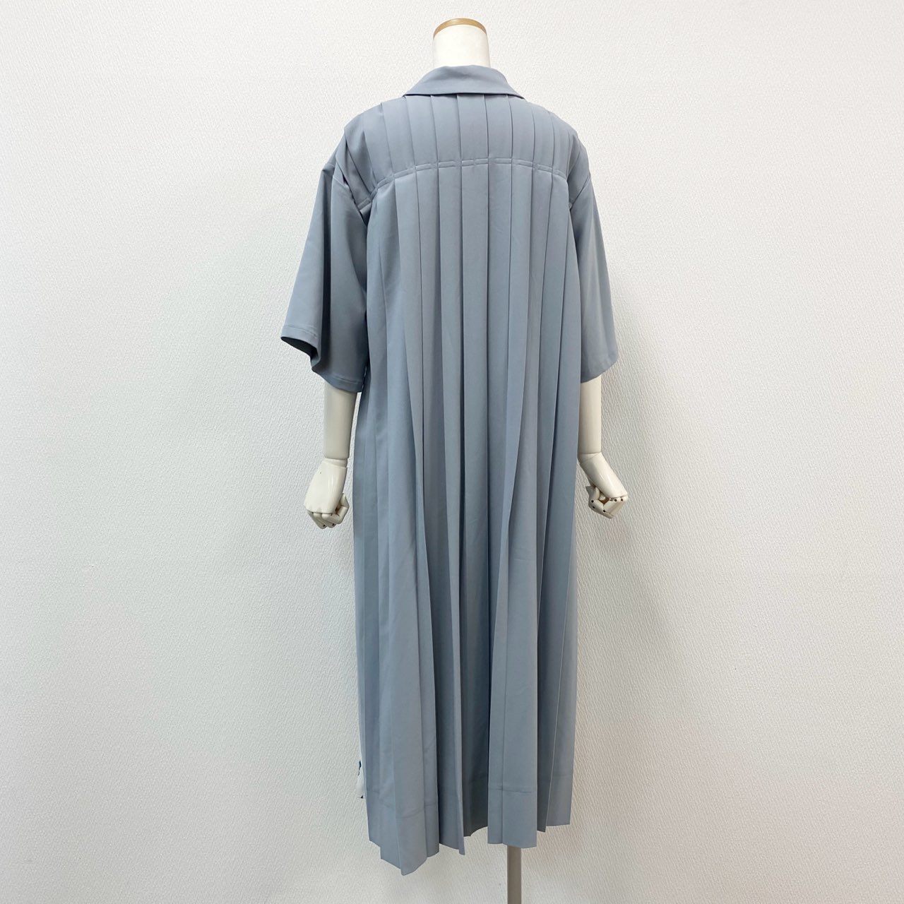 11f12-2 《未使用》定価¥33.000 ふりふ プリーツ加工 フラワープリント シャツワンピース F ブルー ドレス タグ付き