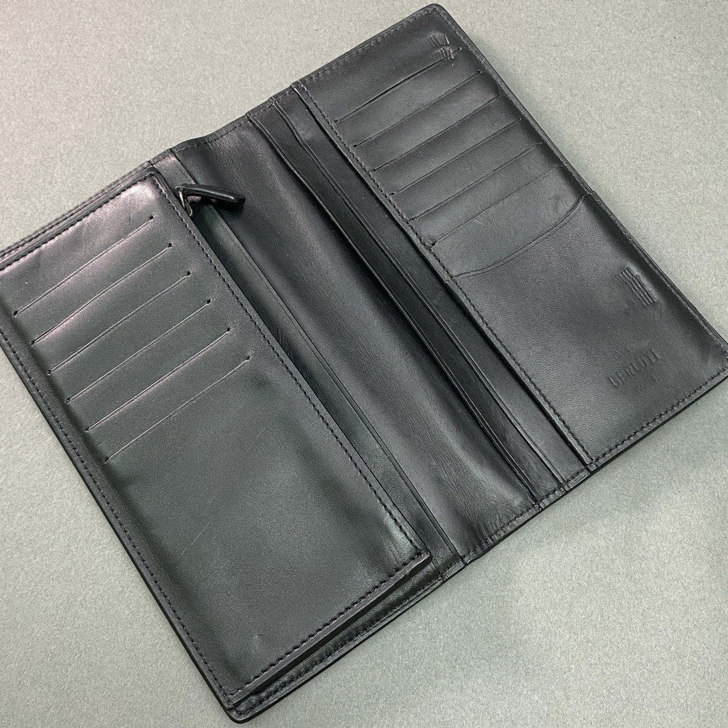 g29《美品》 BERLUTI ベルルッティ Ebene エベネ カリグラフィー 長財布 ロングウォレット ネイビー レザーt18r