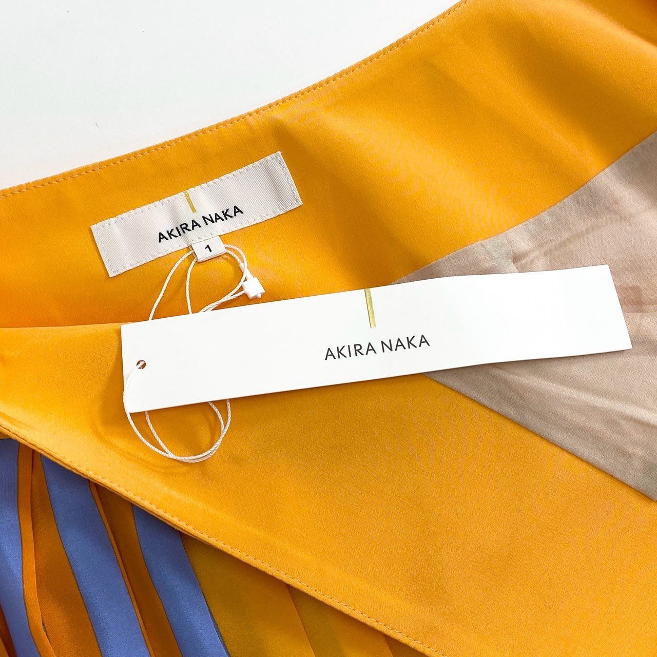 5c24 《未使用》 AKIRA NAKA アキラナカ PLEATS SKIRT プリーツスカート 1 オレンジ ストライプ 日本製 タグ付き 夏