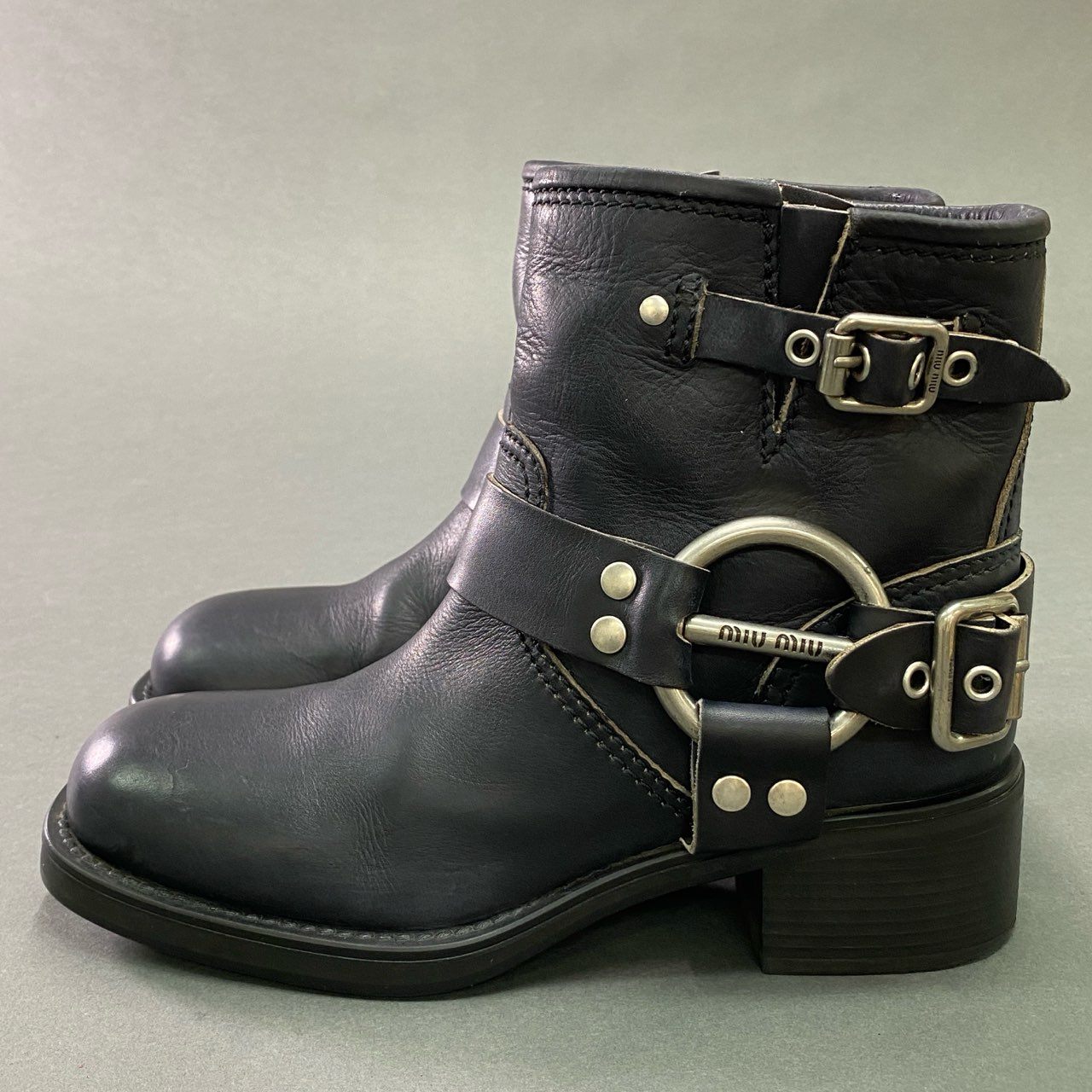 2c11 miu miu ミュウミュウ 24AW ヴィンテージ加工 レザーアンクルブーツ 38 ブラック レザー イタリア製 Y2K Japanese Label パンクロック