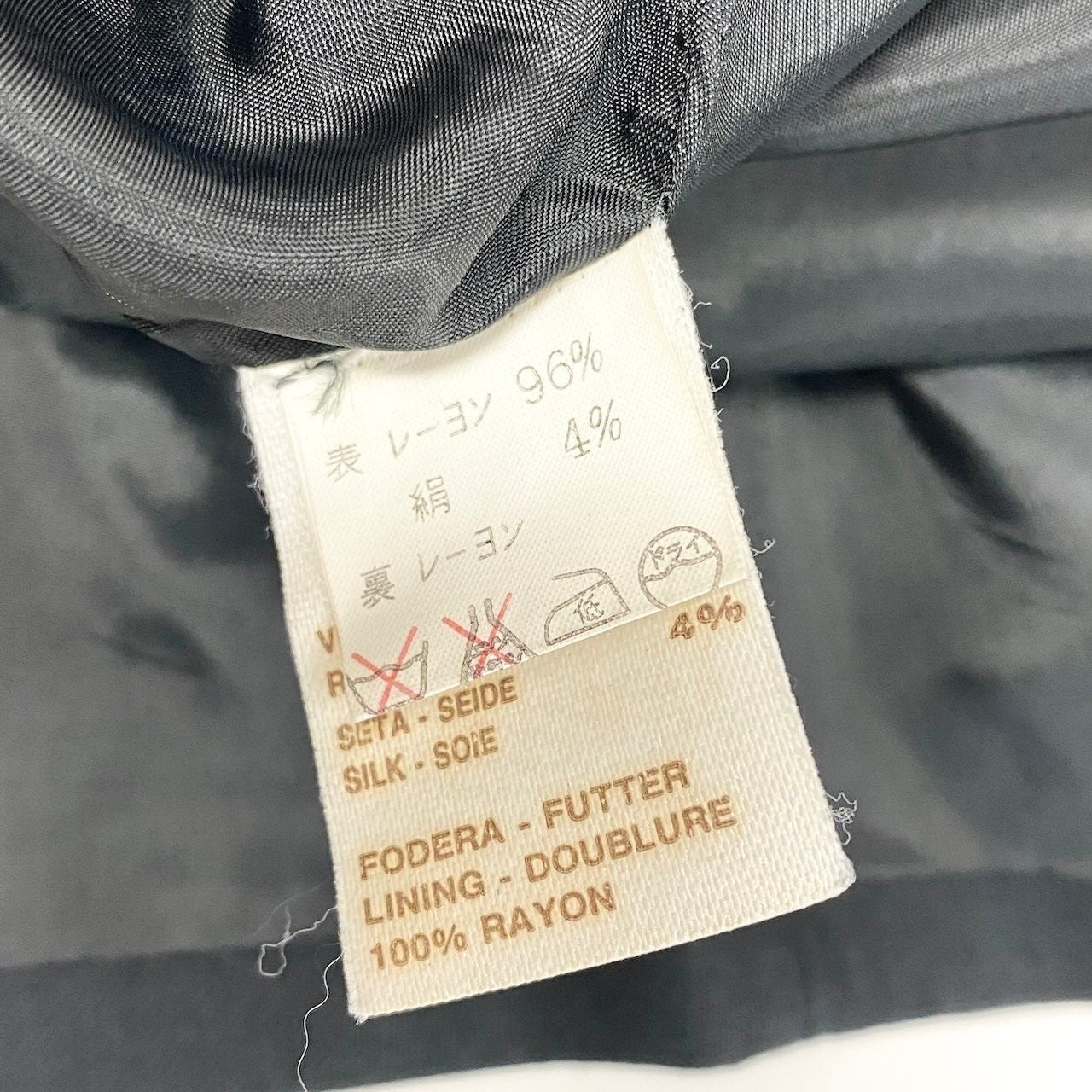 62i1 GIANFRANCO FERRE ジャンフランコフェレ ヴィンテージ ノーカラージャケット 刺繡デザイン サイズ42 ブラック レディースu02t