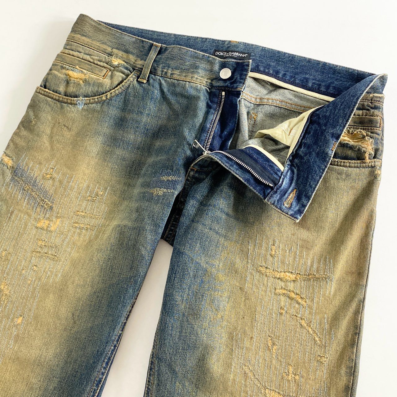 69g2 DOLCE&GABANNA ドルチェ&ガッバーナ ダメージ&タタキ加工 ロゴプレート デニムパンツ ジーンズ サイズ54 インディゴ メンズ 男性用 ボトム