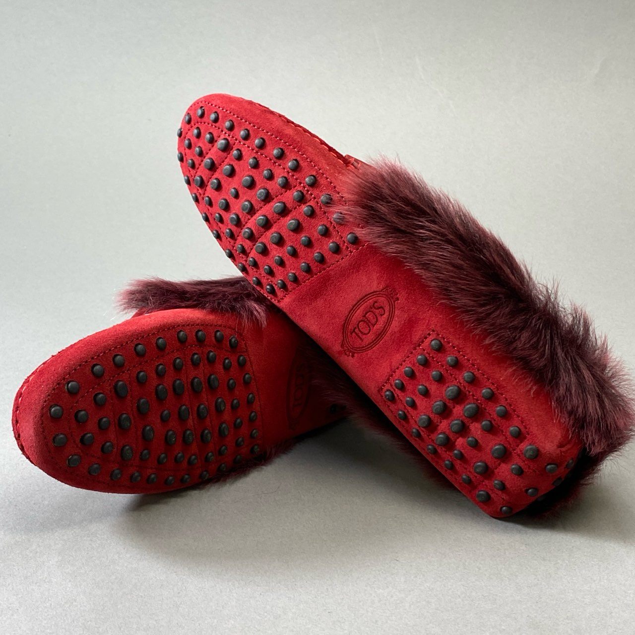5j16 《極美品》 TOD`S トッズ 定価¥135.200 GOMMINI MATELASS DOPPIA T FUR J41 ドライビングシューズ フラットシューズ ファー キルティング スエード レザー XXW00G0Y630J4I01BA 40 レッドu02t