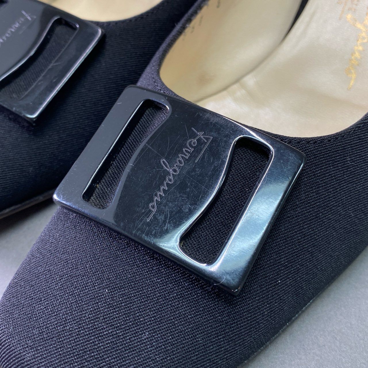 5d15 Salvatore Ferragamo サルヴァトーレ フェラガモ NONA ミュールパンプス 6 ブラック VARA ヴァラ シューズ イタリア製 サンダル 箱付き