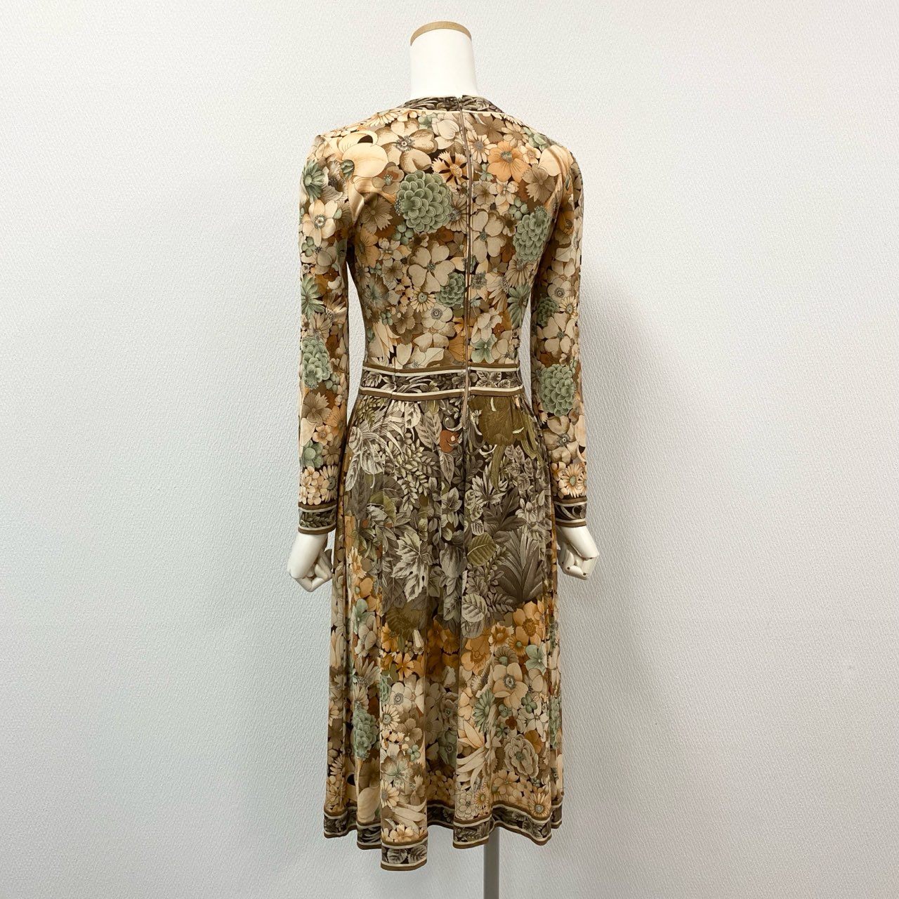 78i11 LEONARD レオナール 長袖ワンピース ウエスト切替ワンピース 花柄 総柄 ジャージー レディース 女性用 2 ベージュ系 マルチカラー シルク100%u02t