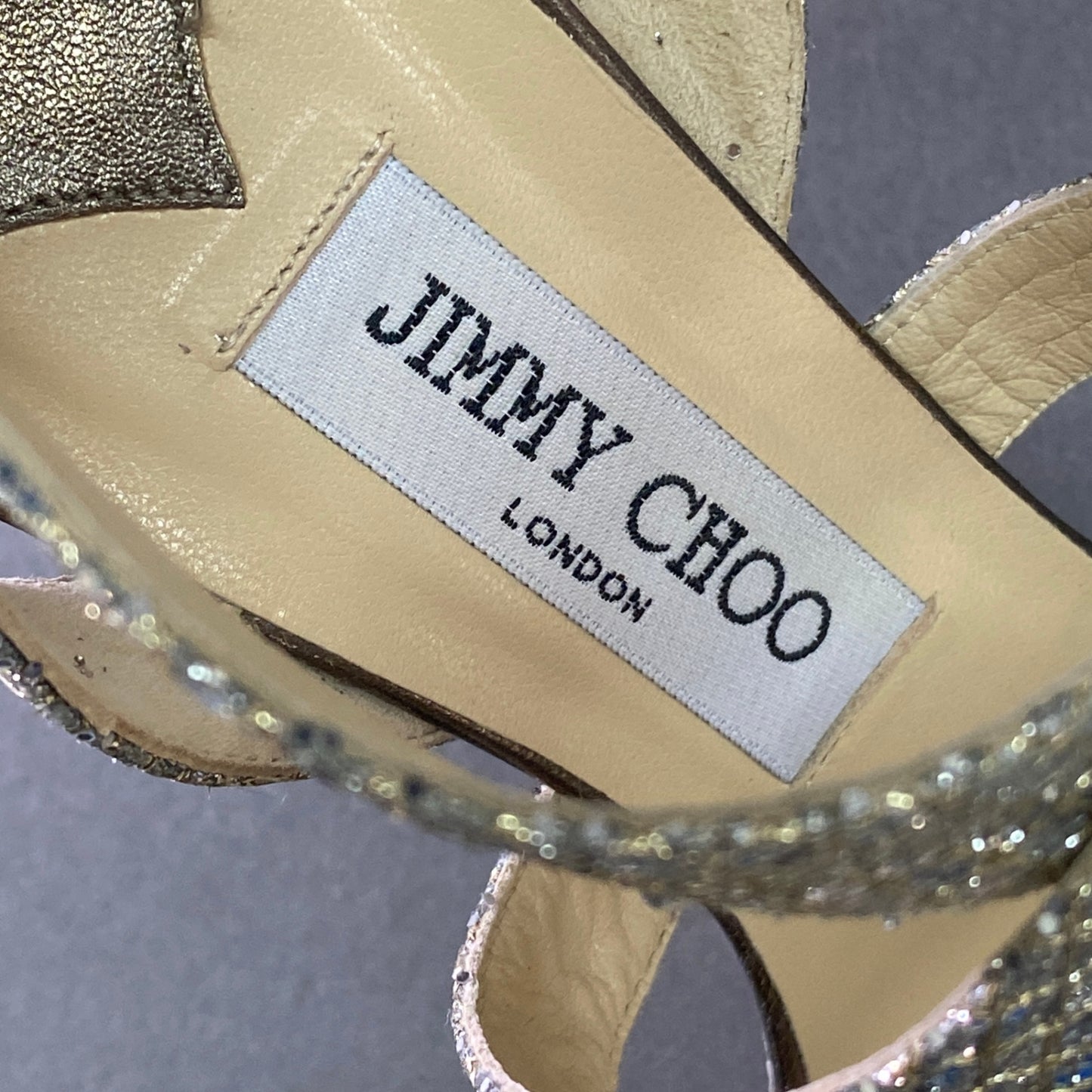 2l25 《美品》 JIMMY CHOO ジミーチュウ グリッター ストラップヒールサンダル 38 1/2 シルバー レザー ラメ パーティ セレモニー パンプス イタリア製