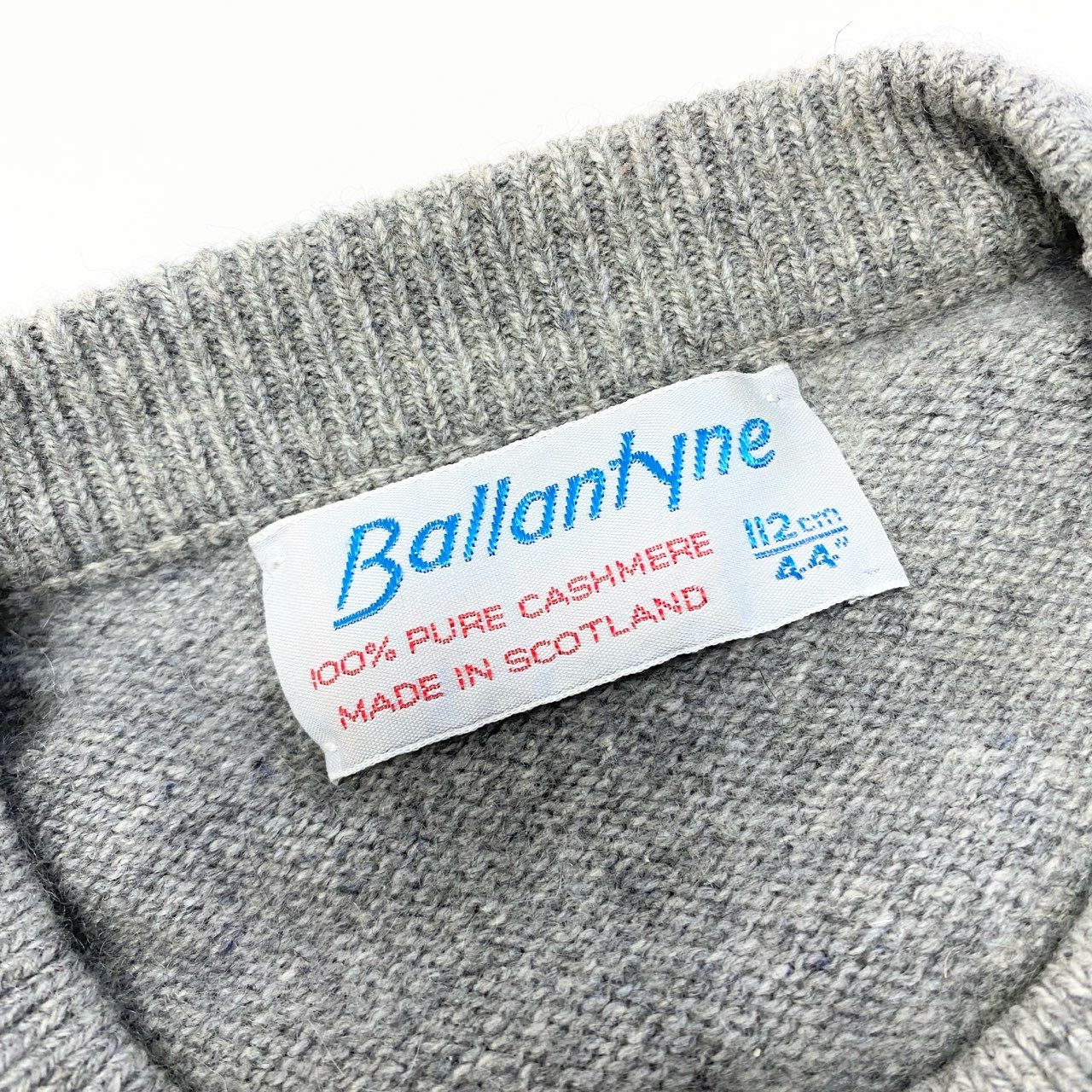 27a9 Ballantyne バランタイン ピュアカシミヤ 100% ニットカーディガン サイズ44 グレー Pure Cashmere Knit Cardigan 金ボタンt18r