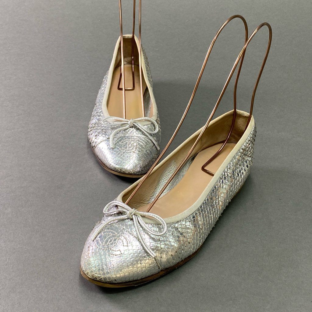 5e10 CHANEL シャネル メタリック バレエシューズ 36 1/2 シルバー レザー パイソン風 リボン フラットシューズ