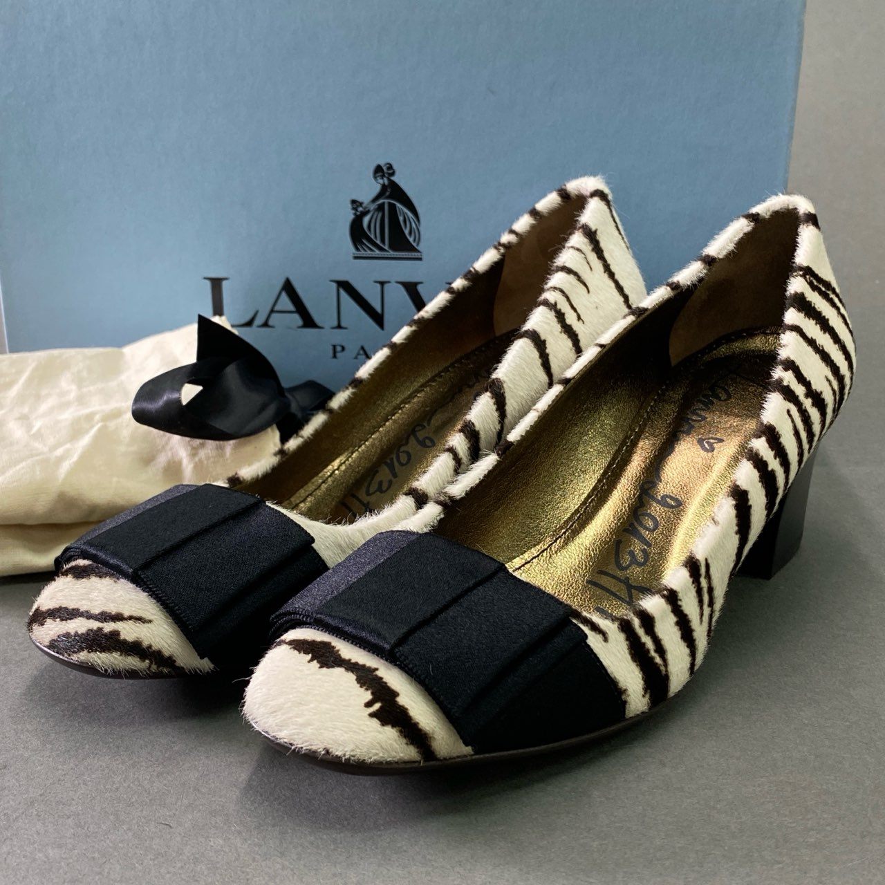 1f23 《未使用》 LANVIN ランバン ハラコ リボンパンプス 37 ホワイト ブラック レザー シューズ 箱付き