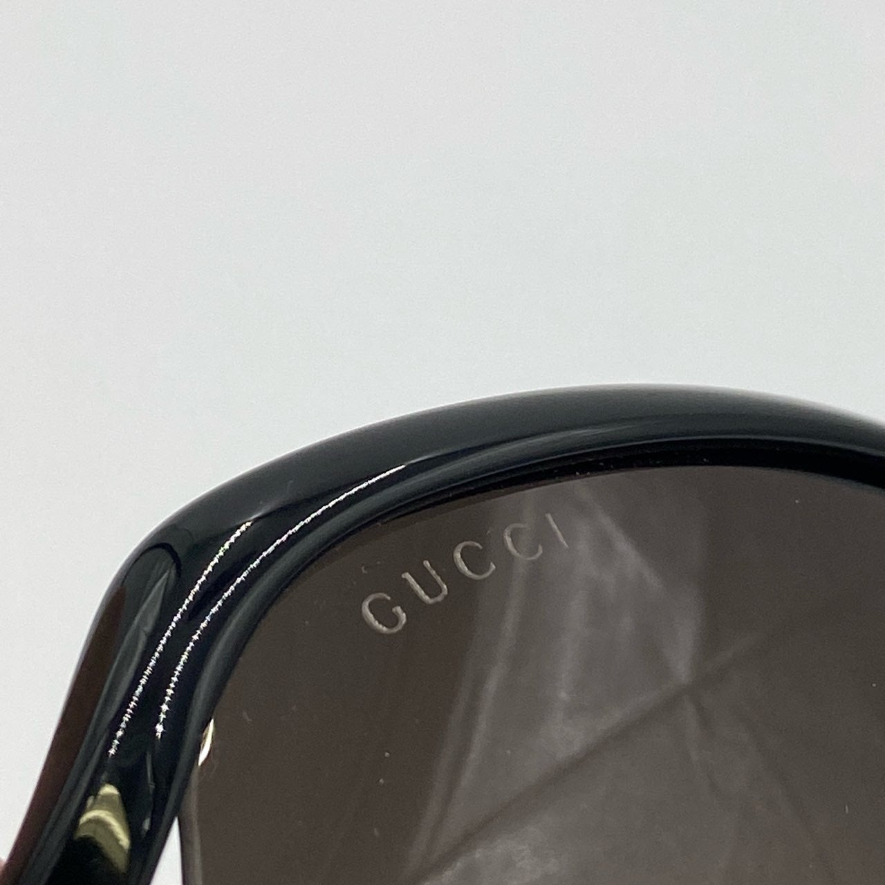 h7《極美品》 GUCCI グッチ バタフライ サングラス GG0076SK 62□15 ブラック ゴールド アレッサンドロ アイウェア 眼鏡 ケース クロス付きt18r