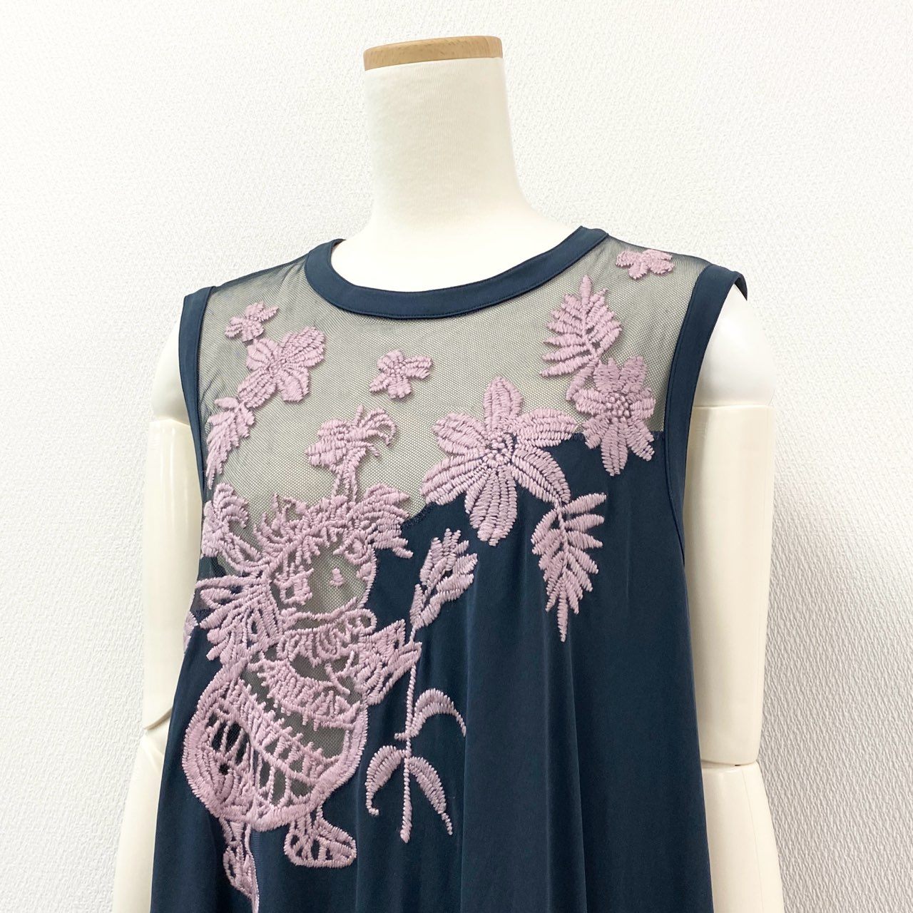 70i2 《未使用保管品》 タグ付 TOKUKO 1er Vol トクコプルミエヴォル シアー素材切替 花柄刺繍 ノースリーブワンピース チュニック 日本製 9 Mサイズ ブラック レディースo07t