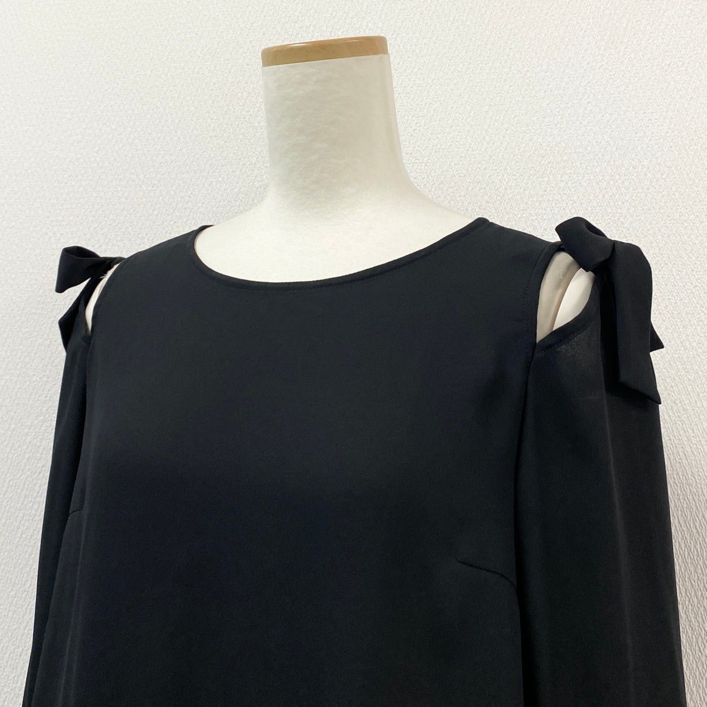 56h1 NEMIKA ネミカ オープンショルダーブラウス シフォン 長袖ブラウス フレアスリーブ レディース 女性用 9 ブラック ポリエステル100%u02t