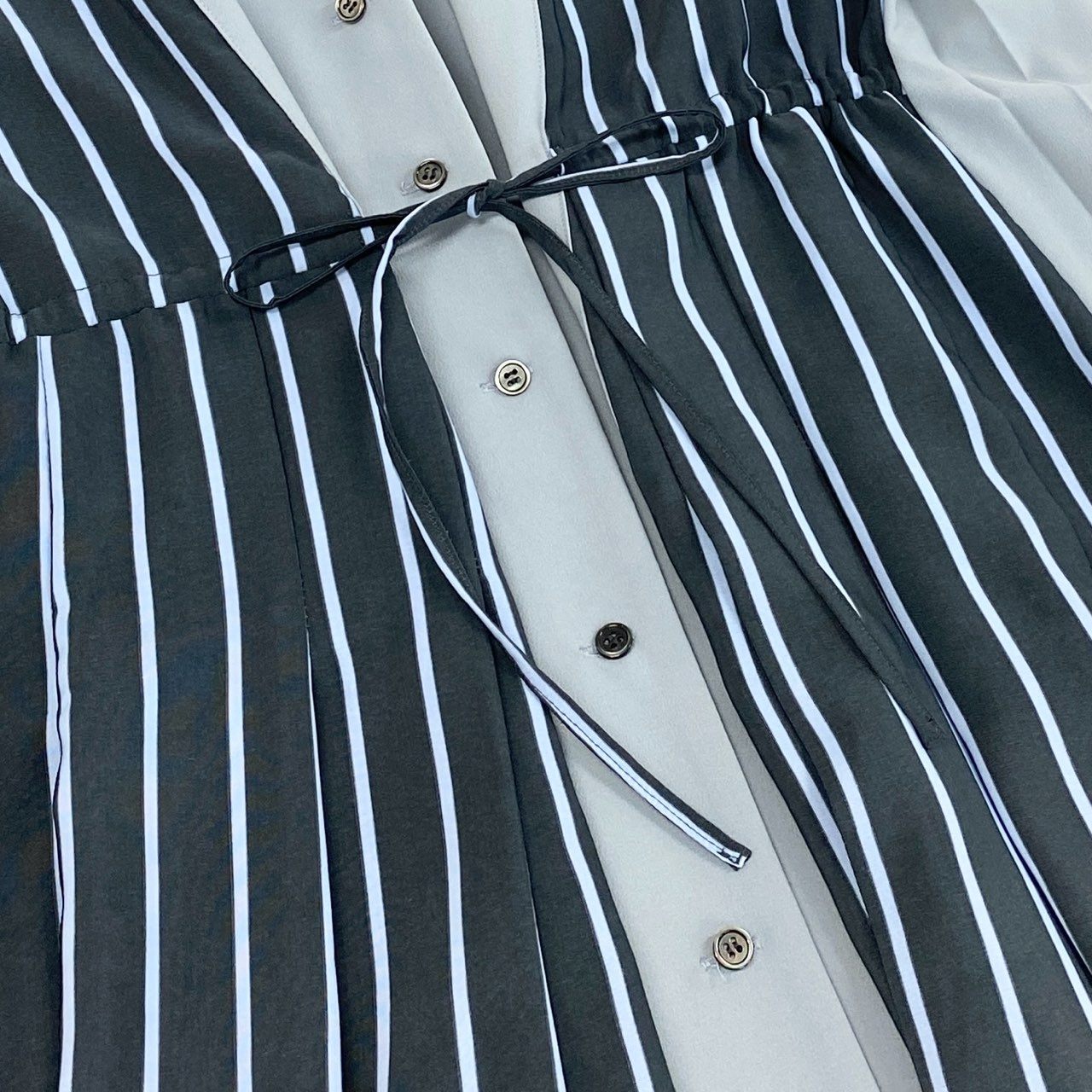 11f12-2 《未使用》定価¥33.000 ふりふ プリーツ加工 フラワープリント シャツワンピース F ブルー ドレス タグ付き
