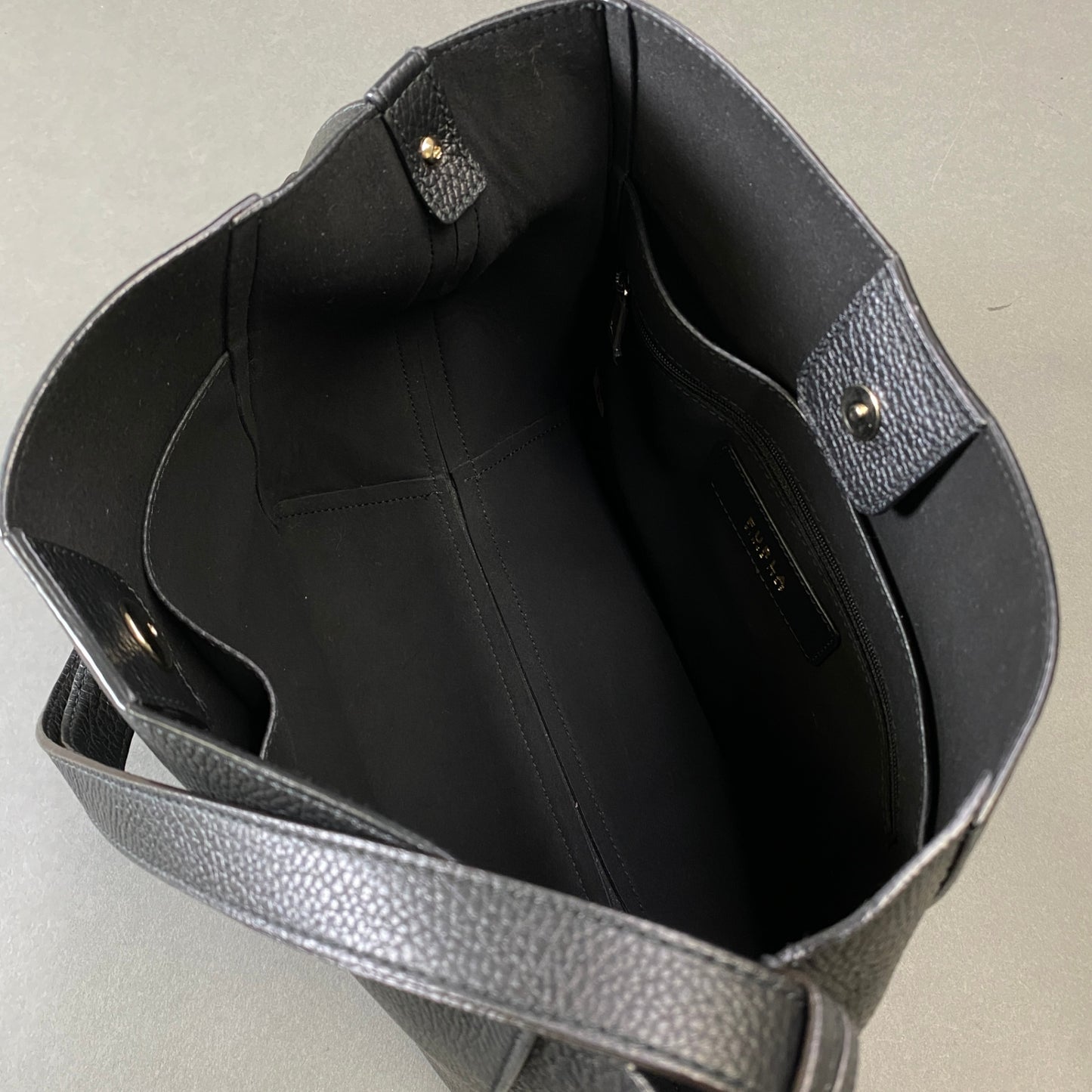 ch1《美品》 FURLA フルラ NUVOLA バケットバッグ MINI ハンドバッグ ワンショルダーバッグ ブラック レザー レディースo07t
