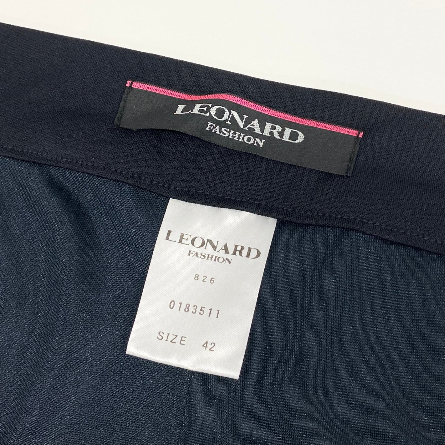 56h1 LEONARD レオナール ボトムス ストレッチ カンカン素材 ストレートパンツ 薄手 レディース 女性用 0183511 42 ブラックu02t
