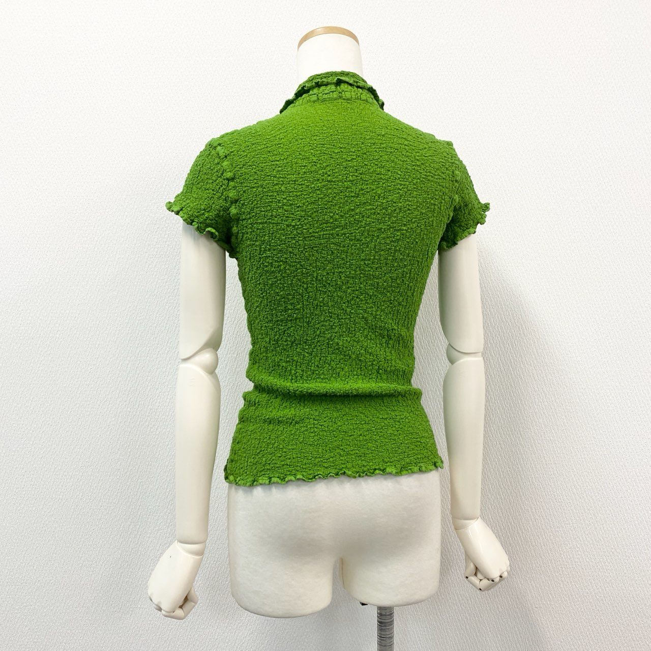 40d28 me ISSEY MIYAKE ミー イッセイミヤケ 胸元バラ刺繍 カリフラワートップス ポロシャツ ブラウス トップス 日本製 MI72FM609 フリーサーズ グリーン