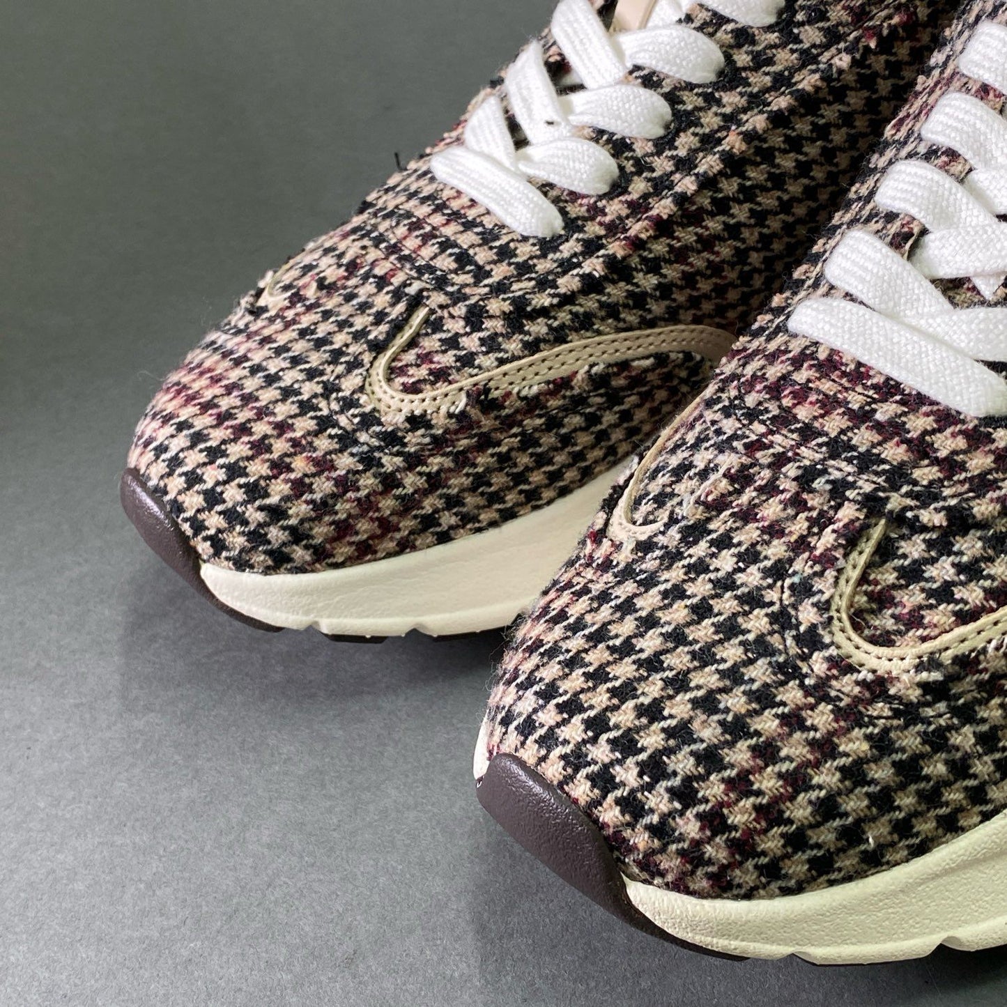 e8 《極美品》 TORY BURCH トリーバーチ GOOD LUCK TRAINER 千鳥 スニーカー 140724 7 12 ブラウン HERRINGBONE 960 箱付
