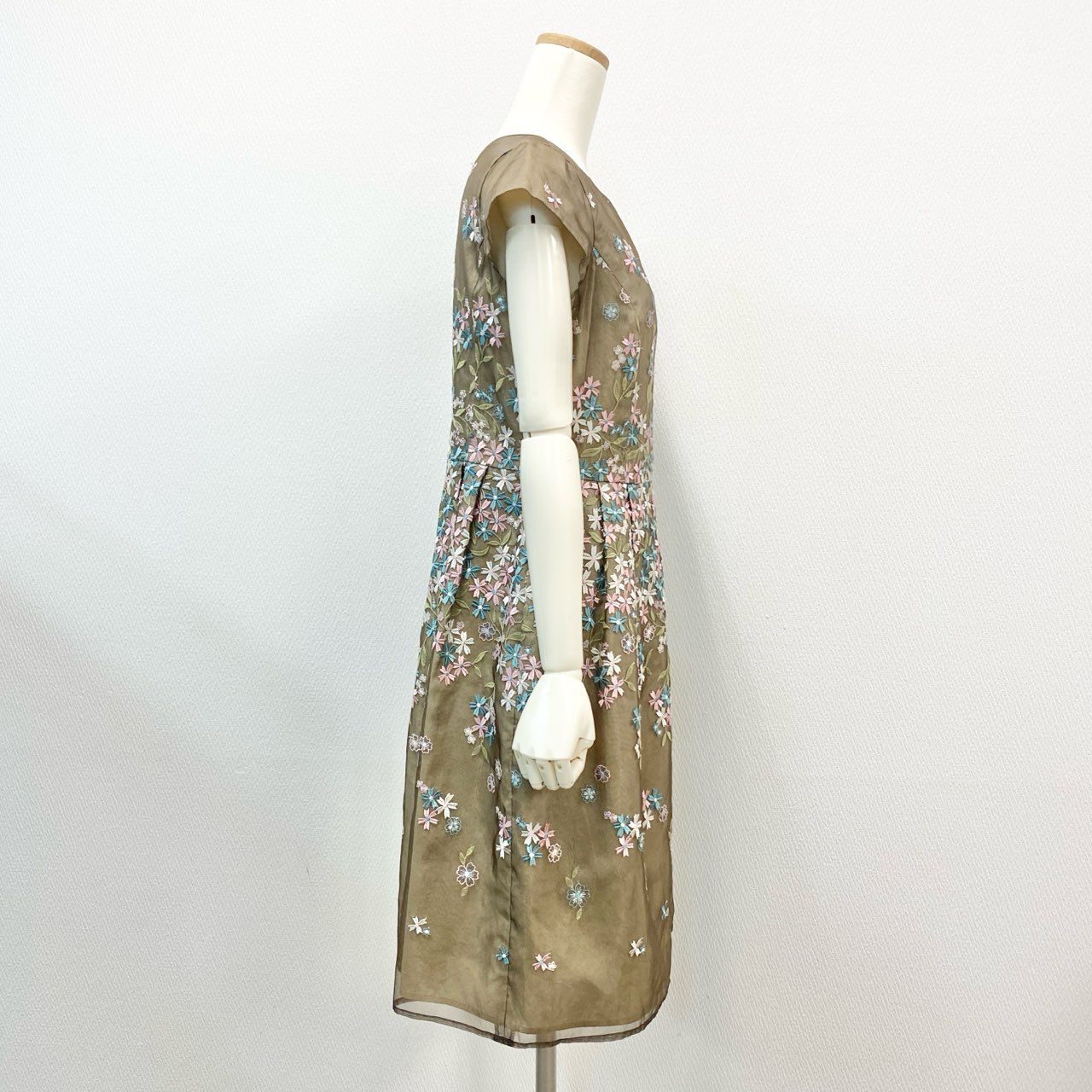 80j17 TOCCA トッカ フラワー刺繍 フレアワンピース 半袖ワンピース オーガンジー 花柄 レディース 女性用 6 カーキ系u02t