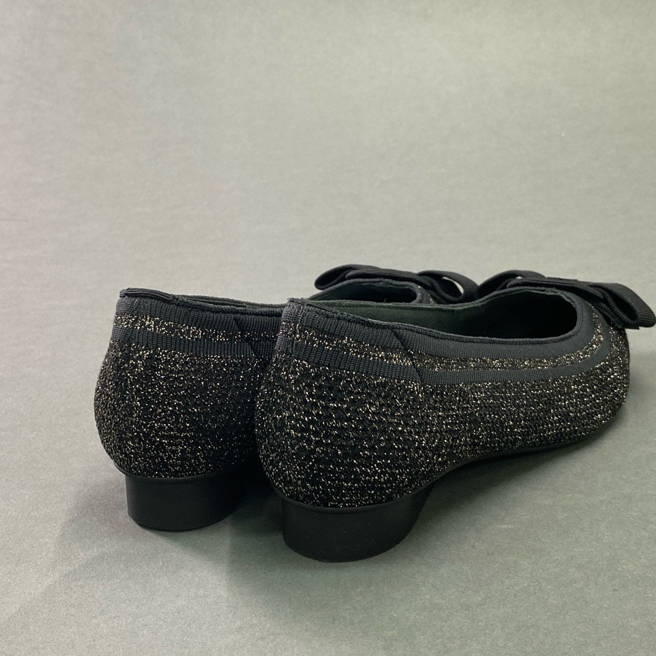 5c21 《美品》 Salvatore Ferragamo サルヴァトーレ フェラガモ VARA ヴァラリボン ラメ入り ソックスパンプス 7 ブラック ゴールド イタリア製 シューズ