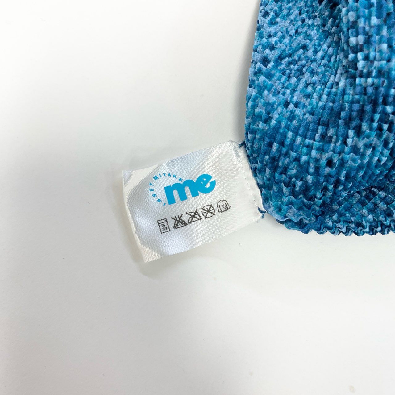 Aa16 ISSEY MIYAKE ME ミー イッセイミヤケ プリーツ素材 総柄 半袖カットソー トップス ブルー系 レディース プリーツプリーズk02i