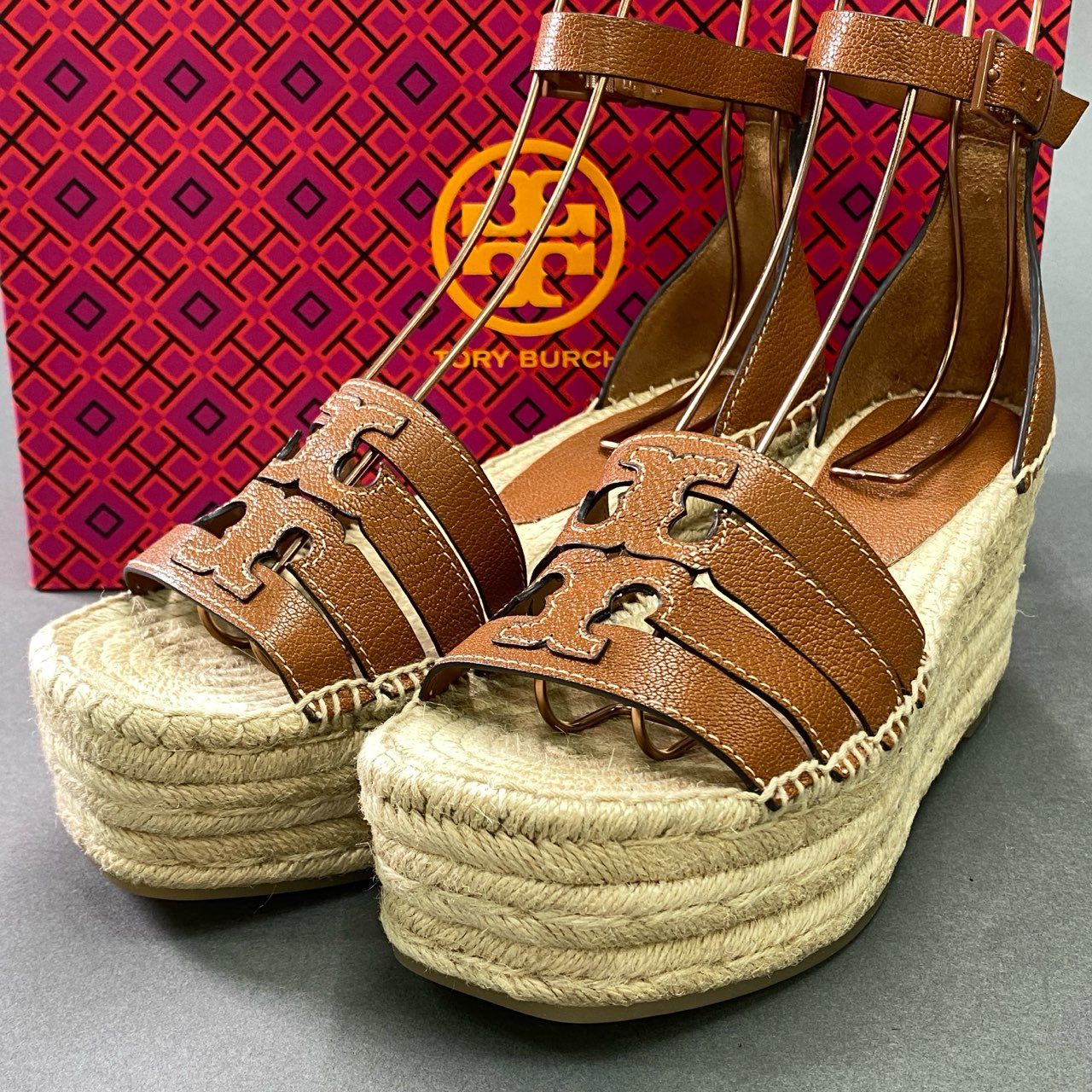2k11 《極美品》 TORY BURCH トリーバーチ BOURBON 200 ウェッジソール レザーサンダル 154464 6 約23cm ブラウン シューズ イタリア製 箱付き