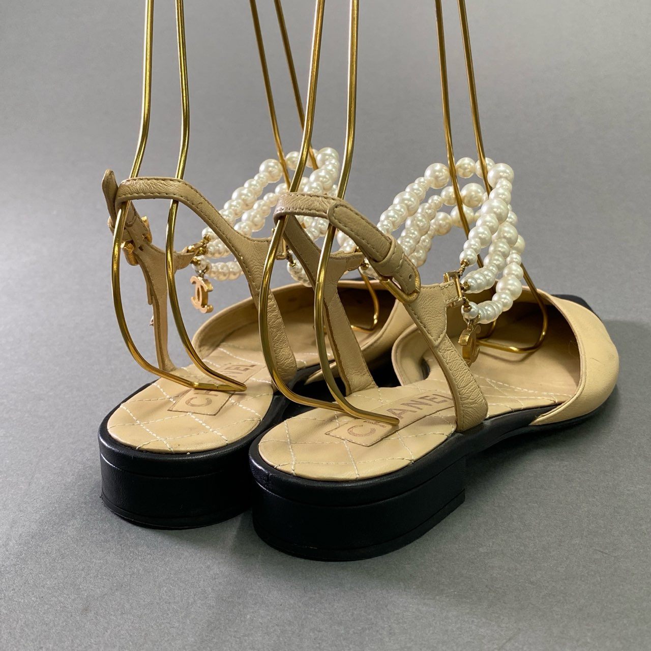 3d14 CHANEL シャネル スリングバックシューズ ココチャーム パールストラップ G37534 38 ベージュ レザー パンプス イタリア製