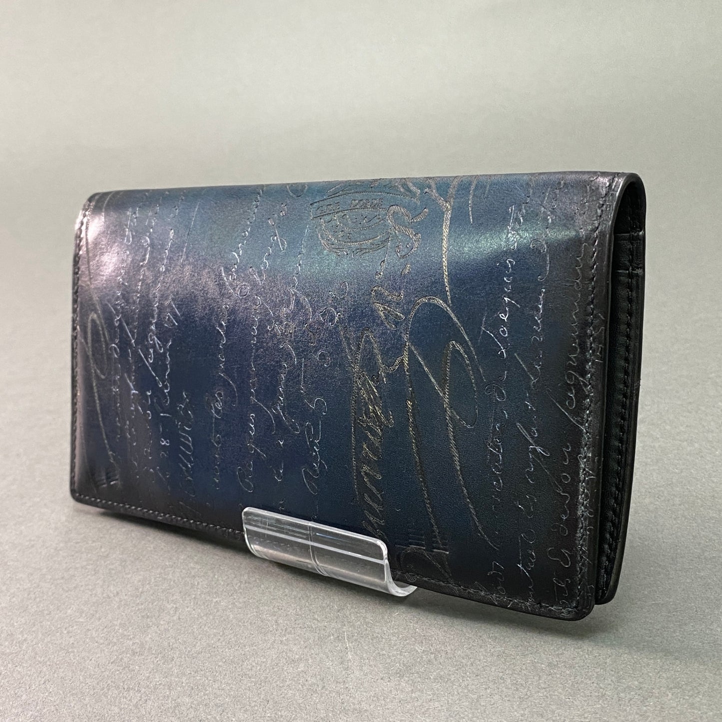 g29《美品》 BERLUTI ベルルッティ Ebene エベネ カリグラフィー 長財布 ロングウォレット ネイビー レザーt18r