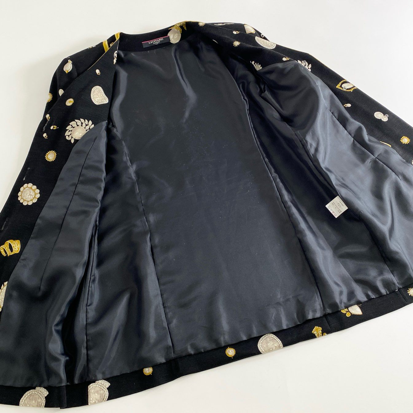 56d15 LEONARD FASHION レオナール ノーカラージャケット 総柄コート ショート丈 ブラック ウール100% レディース 日本製 L相当 婦人服 ジュエリープリント
