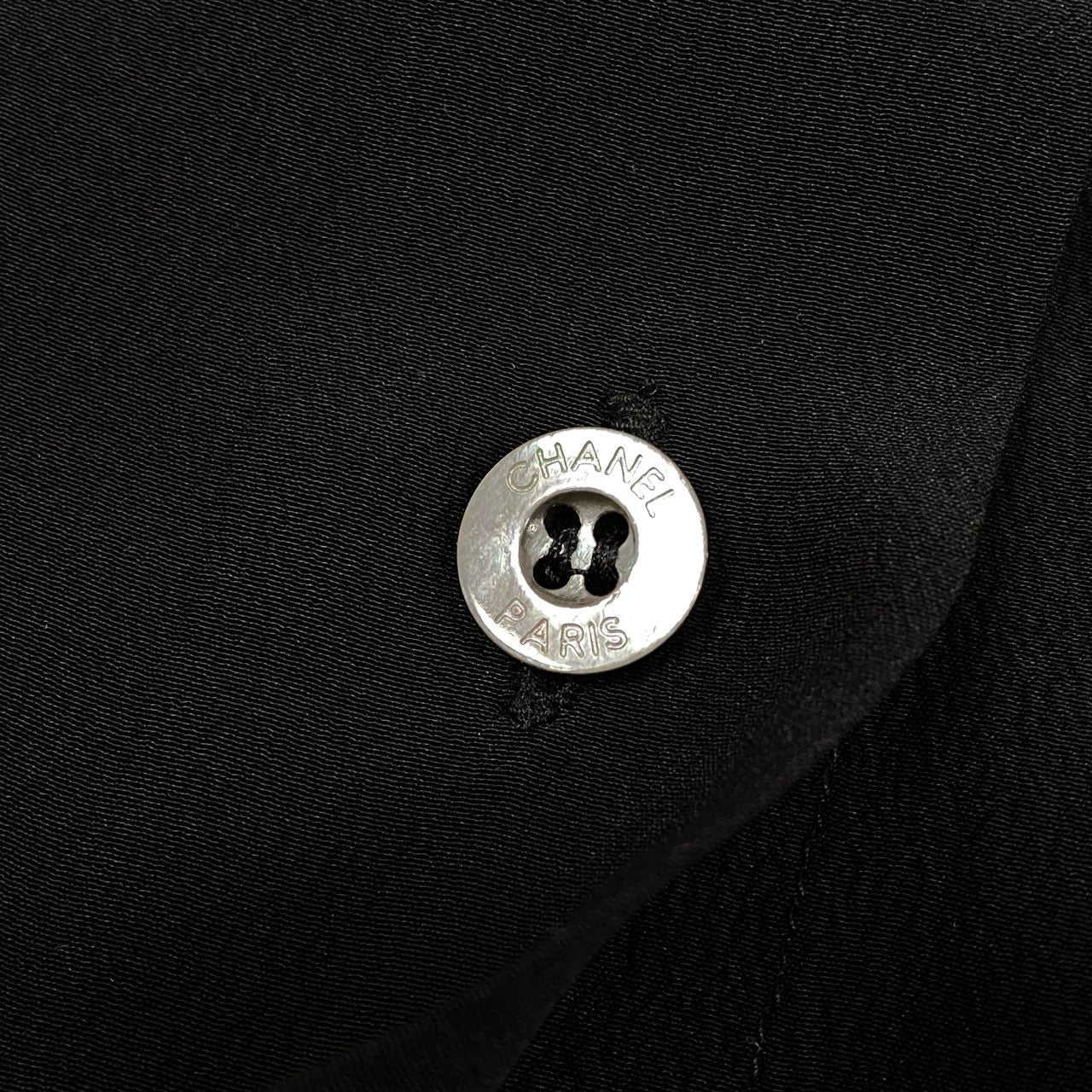 13f7 CHANEL シャネル 総シルク シェルボタン 長袖ブラウス シャツ ロングスリーブ 紙タグ VINTAGE 42 ブラック シルク100%