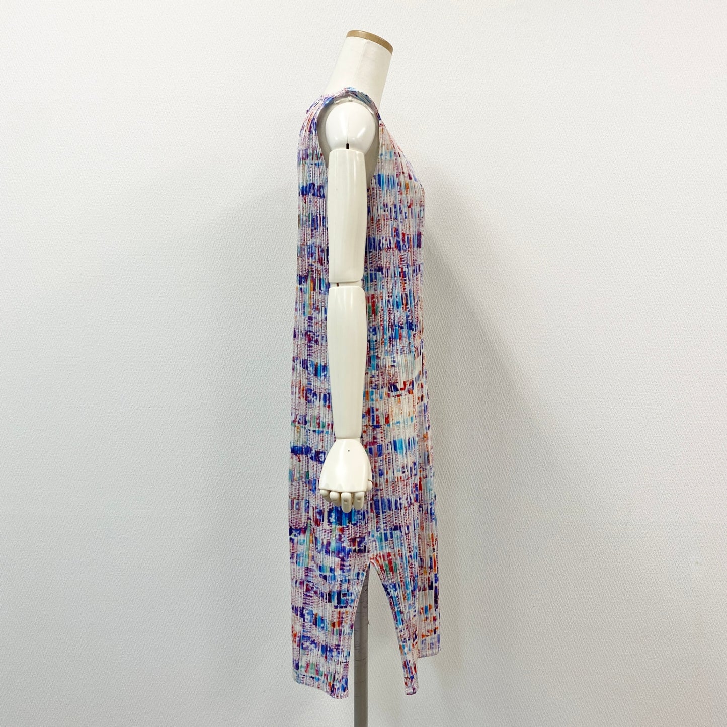 16h9 PLEATS PLEASE ISSEY MIYAKE プリーツプリーズ イッセイミヤケ 日本製 総柄プリント ノースリーブワンピース ドレス ロング丈 PP12-JH371 3 L~XLサイズ相当 マルチカラー レディースo07t
