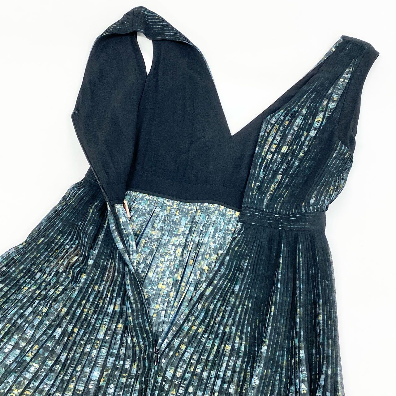 33d3 《美品》 N゜21 ヌメロ ヴェントゥーノ プリーツ パーティードレス ワンピース 38 ブラック グリーン ノースリーブ Dress イタリア製